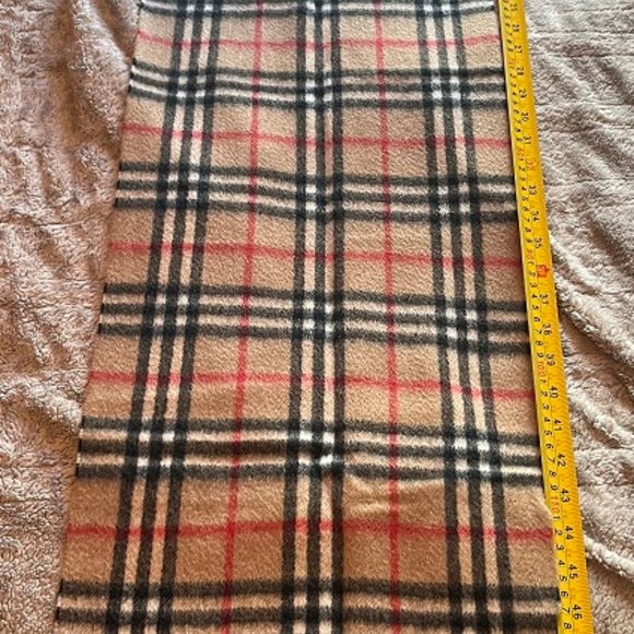 Burberry Scarf, Made In England, 100% Cashmere - Picture 2 of 4